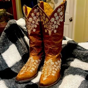 Love them rarely wear them.